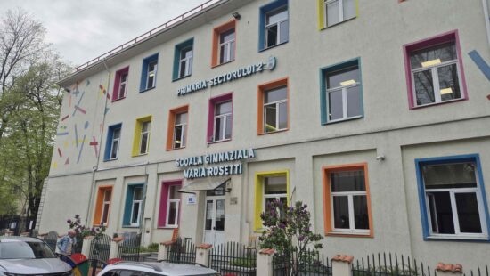 cladirea scolii